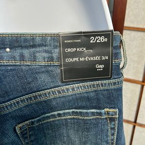 GapFactory NWT Denim Crop Kick 2/26R